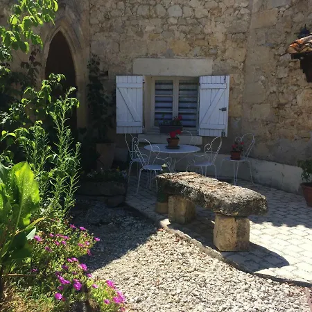 Le Prieure Saint-Pey-de-Castets