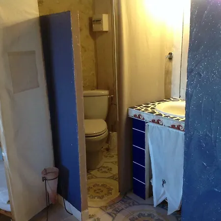 Le Prieure Bed & Breakfast 3*